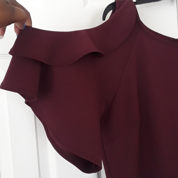 B2G1 Free Cold Shoulder Fit & Flare - Picture 3 of 8